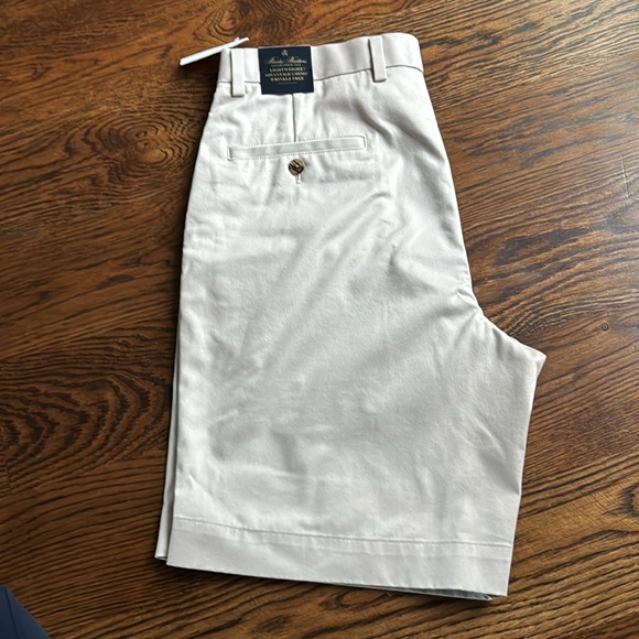 NWT Brooks Brothers Khaki Shorts - 33W, 9 Inch Inseam - Picture 2 of 2